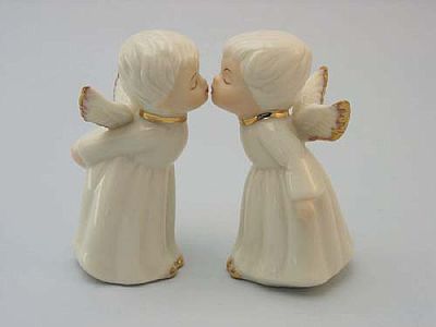 Kissing Cherub Wedding Angels