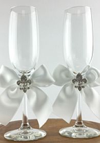 Fleur de Lis Ribbon Toasting Glasses