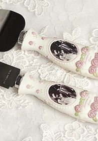 Kim Anderson Pretty as a Picture ® Wedding Cake Server Set