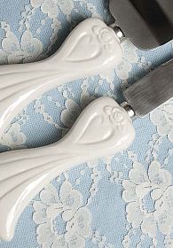 Porcelain Stylized Heart Wedding Cake Server Set